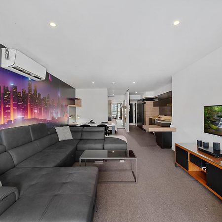 Discover Urban Bliss In Our 1-Bedroom King Bed Apartment! City Views And Cultural Gems Brisbane Ngoại thất bức ảnh