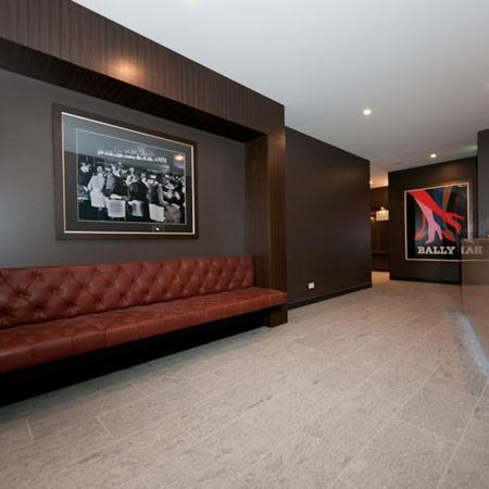 Discover Urban Bliss In Our 1-Bedroom King Bed Apartment! City Views And Cultural Gems Brisbane Ngoại thất bức ảnh